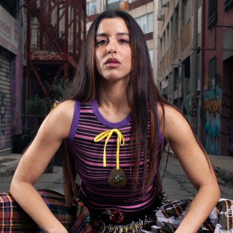 Μαρίνα Σάττι, πέφτω και κυλιέμαι σαν ζάρι