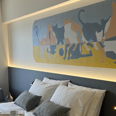 Ο Cacao Rocks ζωγραφίζει τα δωμάτια του νέου χώρου φιλοξενίας Dina & McAllister