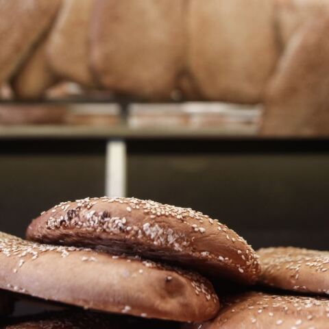 Το έθιμο και η ιστορία πίσω από τη λαγάνα που τρώμε την Καθαρά Δευτέρα