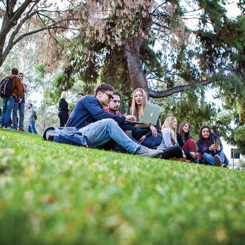 Εκπαιδευτικό Ίδρυμα Αττική Παράδοση: Προκήρυξη υποτροφιών για σπουδές στις Η.Π.Α. και στην Ευρωπαϊκή Ένωση