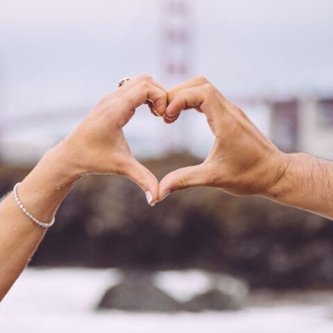 Ποιοι γιορτάζουν σήμερα 18 Μαρτίου; Το εορτολόγιο της Athens Voice σου τους θυμίζει. Μην ξεχάσεις να τους δώσεις τις καλύτερες ευχές σου!