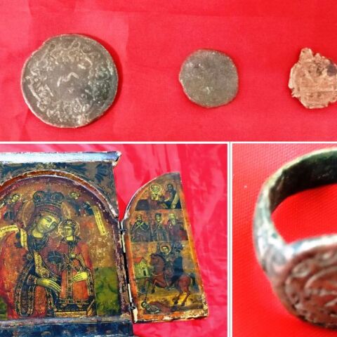 Θεσσαλονίκη: Δαχτυλίδι με διάκοσμο βυζαντινής εποχής, αγιογραφία και νομίσματα έκρυβε στο σπίτι του 35χρονος.