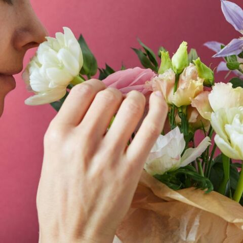 Ποιοι γιορτάζουν σήμερα 17 Μαρτίου 2024; Το εορτολόγιο της Athens Voice σου τους θυμίζει. Μην ξεχάσεις να τους δώσεις τις καλύτερες ευχές σου!