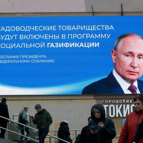 Ρωσία: Το κυβερνών κόμμα λέει πως έγινε στόχος κυβερνοεπίθεσης εν μέσω προεδρικών εκλογών - Ο Βλαντίμιρ Πούτιν κατηγορεί την Ουκρανία.