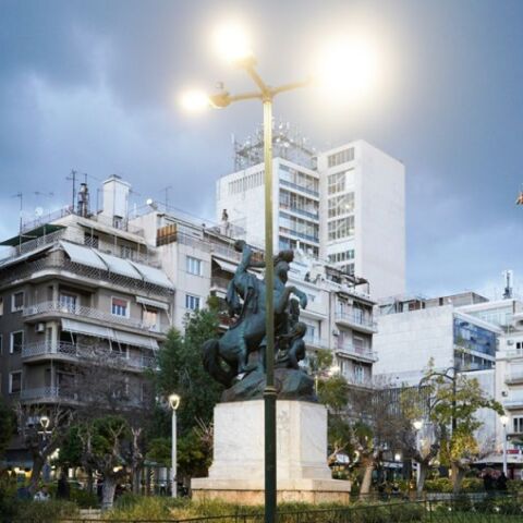 Ο δήμος Αθηναίων φωτίζει τις πλατείες της πρωτεύουσας - Πρόγραμμα εκτεταμένων εργασιών για αναβάθμιση και ενεργειακή εξοικονόμηση. 