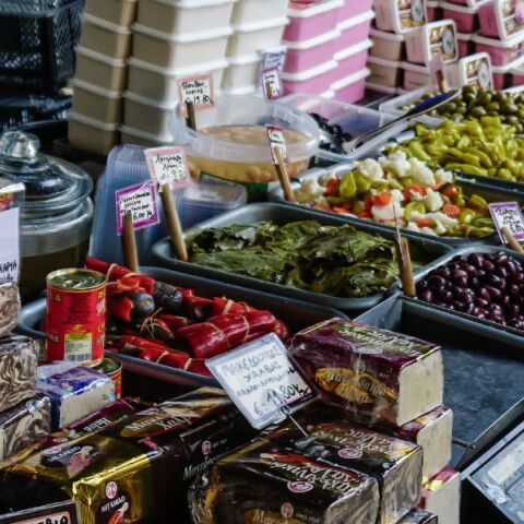 Καθαρά Δευτέρα: Χαμηλότερες ή ίσες με πέρυσι οι τιμές για το «Καλάθι της Σαρακοστής» - Συγκρίσεις προϊόντων σε δύο σούπερ μάρκετ.