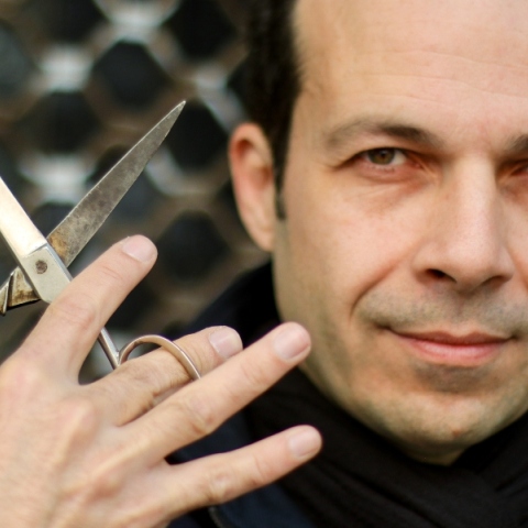 Αχιλλέας ΙΙΙ: Συνέντευξη με τον συγγραφέα για το νέο του βιβλίο «Τέλος Πάντων» που κυκλοφορεί από τις εκδόσεις Ίκαρος.