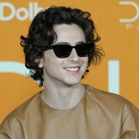 Τιμοτέ Σαλαμέ: Πρώτες εικόνες του ηθοποιού ως Μπομπ Ντίλαν για την ταινία «A Complete Unknown» - Καταγράφει τα πρώτα χρόνια του τραγουδοποιού στη Νέα Υόρκη.