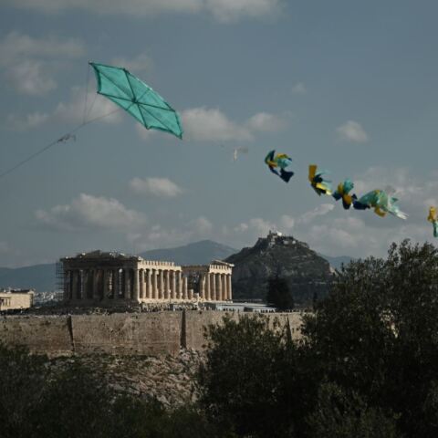 «Κούλουμα» στην Αθήνα - Χαρταετοί γέμισαν τον ουρανό της πρωτεύουσας