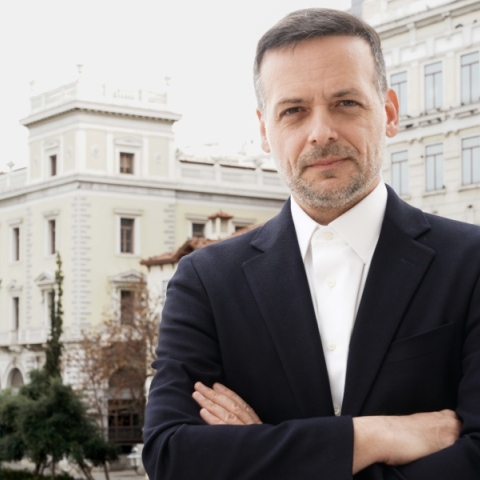 Παγκόσμια Ημέρα Ποίησης: Ο δήμαρχος Αθηναίων Χάρης Δούκας γράφει στην Athens Voice για τον κόσμο της πολιτικής και της ποίησης.