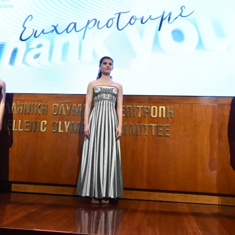 Κάποιος μπέρδεψε την τελετή αφής της Ολυμπιακής Φλόγας με τη Γιουροβίζιον