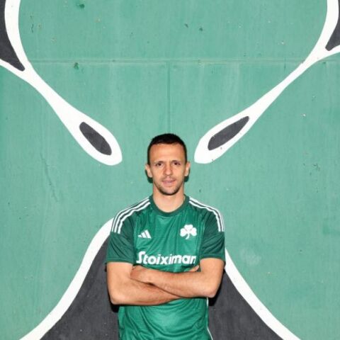 Παναθηναϊκός: Ο Νεμάνια Μαξίμοβιτς υπέγραψε συμβόλαιο τριετούς διάρκειας - Ανακοινώθηκε η συμφωνία με τον διεθνή Σέρβο μέσο.