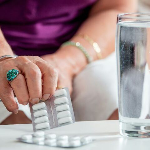 Πρώτη η Ελλάδα στην ΕΕ όσον αφορά τους θανάτους από πολυανθεκτικά μικρόβια εξαιτίας της κατάχρησης αντιβιοτικών - Ημερίδα ΕΔΟΕΑΠ.