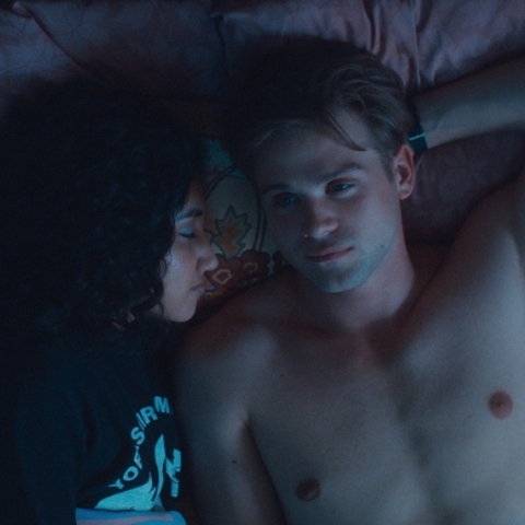 «One day»: Έχει κάτι απολαυστικό να πλαντάζεις στο κλάμα με μια σειρά στο Netflix