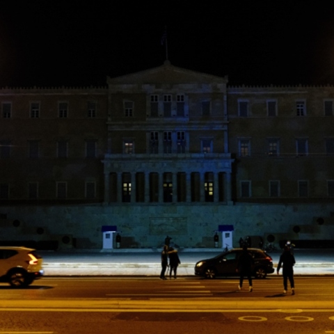 Η Βουλή σβήνει τα φώτα απόψε συμμετέχοντας στην «Ώρα της Γης»