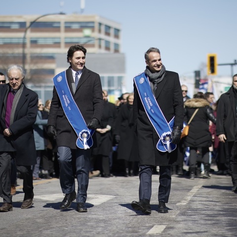 Κυριάκος Μητσοτάκης και Τζάστιν Τριντό στην παρέλαση στο Μόντρεαλ