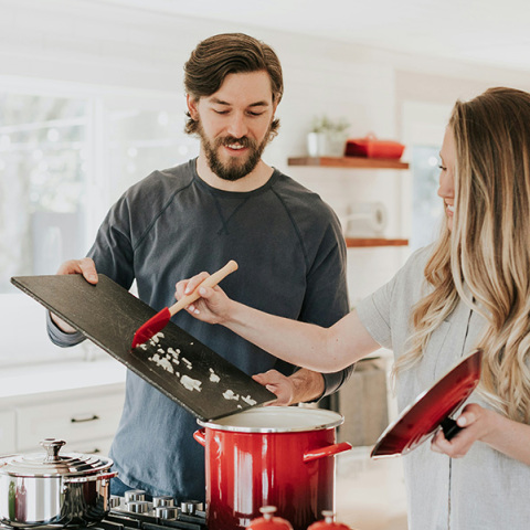 Κατσαρόλες με βιβλία: Στην κουζίνα με Μπουρνταίν, Μονταλμπάν και Καρβάλιο