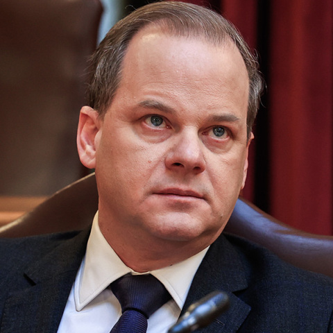 Ο Κώστας Αχ. Καραμανλής στη συνεδρίαση της Εξεταστικής Επιτροπής για "τη διερεύνηση του εγκλήματος των Τεμπών και όλων των πτυχών που σχετίζονται με αυτό" © ΓΙΩΡΓΟΣ ΚΟΝΤΑΡΙΝΗΣ/EUROKINISSI