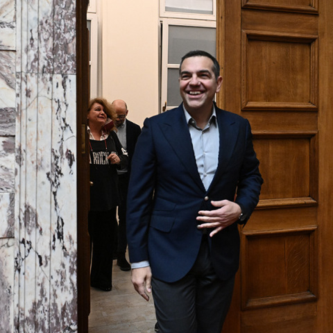 Ντοκουμέντο: Τι γράφει το memo για το rebranding του Αλέκση