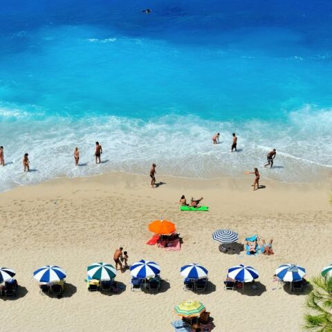 «Τουρισμός για όλους 2024»: Παρατείνεται η προθεσμία υποβολής αιτήσεων για το πρόγραμμα - Το ύψος του ποσού και οι κατηγορίες δικαιούχων.