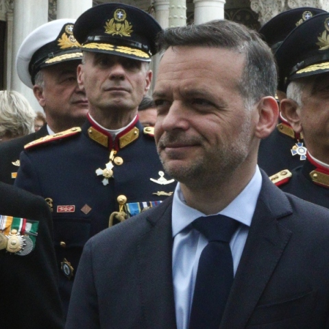 Ο δήμαρχος, οι μπάτσοι και η αφισορύπανση