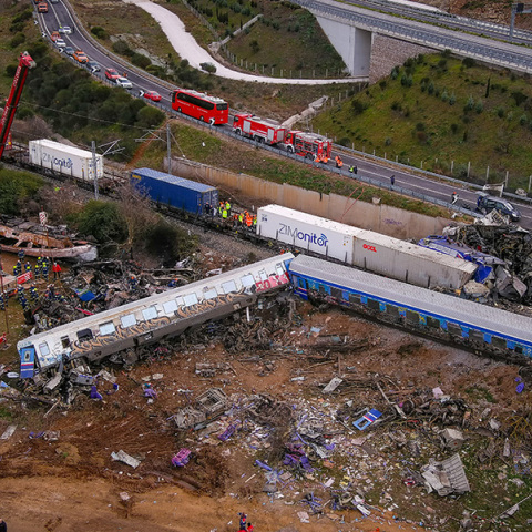 ΕΙΚΟΝΕΣ ΑΠΟ DRONE APO TO ΠΟΛΥΝΕΚΡΟ ΣΙΔΗΡΟΔΡΟΜΙΚΟ ΔΥΣΤΥΧΗΜΑ ΣΤΑ ΤΕΜΠΗ - ΣΥΓΚΡΟΥΣΗ ΕΜΠΟΡΙΚΗΣ ΜΕ ΕΠΙΒΑΤΙΚΗ ΑΜΑΞΟΣΤΟΙΧΙΑ