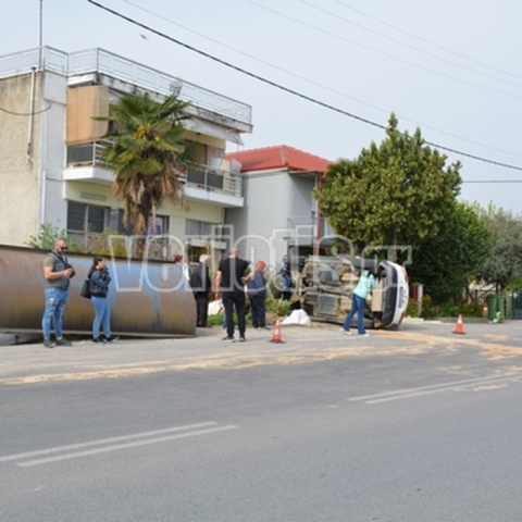 Η στάση του λεωφορείου μετά το τροχαίο δυστύχημα στη Βέροια