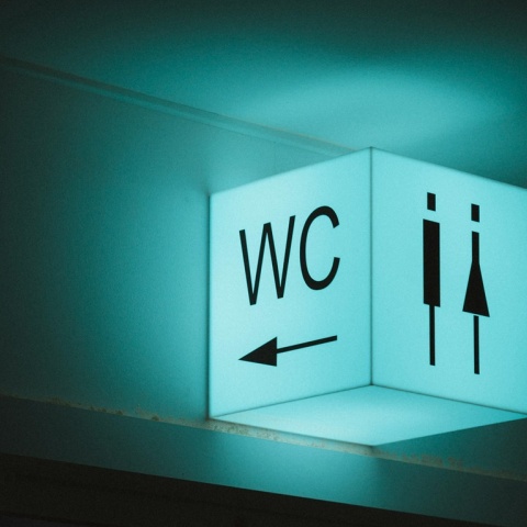 Απόπειρα βιασμού σε τουαλέτα μπαρ