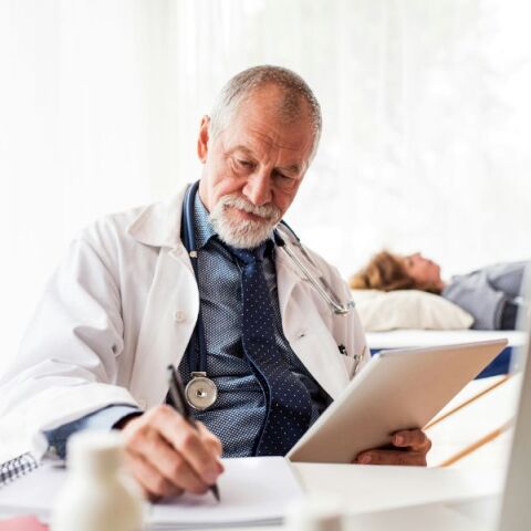 Δήμος Αθηναίων: Δωρεάν προληπτικές εξετάσεις στα δημοτικά ιατρεία τον Απρίλιο - Για ακουστική ικανότητα και μαστογραφικό έλεγχο. 