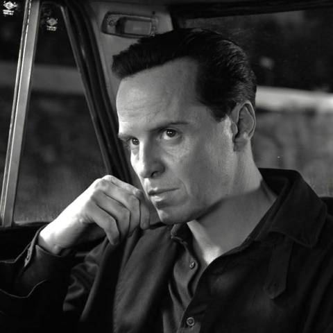 Ripley: Εντυπώσεις από την τηλεοπτική σειρά στο Netflix με τον Άντριου Σκοτ στον ρόλο του ήρωα της Πατρίτσια Χάισμιθ.