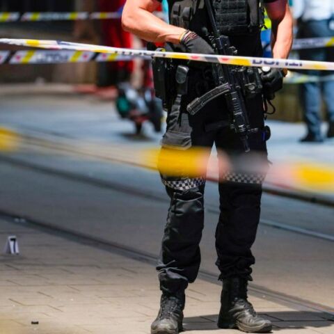 Νορβηγία: Οι αστυνομικοί θα φέρουν όπλα μέχρι νεωτέρας λόγω απειλής εναντίον τζαμιών - Τι προκάλεσε την προσωρινή εξουσιοδότηση.