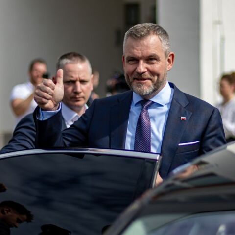 Σλοβακία: Ο Πέτερ Πελεγκρίνι είναι ο νικητής των προεδρικών εκλογών - Εξασφαλίζει 53,20% έναντι 46,8% του Ιβάν Κόρτσοκ.