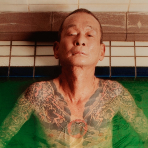 Γιακούζα: Συνέντευξη με τον φωτογράφο Theo Cottle για το λεύκωμά του «893 Yakuza: The Setting Sun»