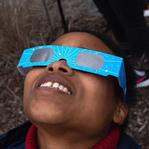 Ολική έκλειψη ηλίου: Εκατομμύρια κόσμου είχαν στραμμένα τα βλέμματα στον ουρανό