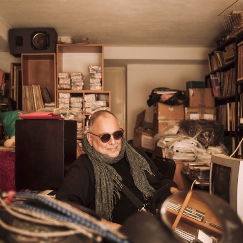 Ιλάν: Συνέντευξη με τον ραδιοφωνικό παραγωγό και δημοσιογράφο για το βιβλίο του «Μπλουζ του Big John».