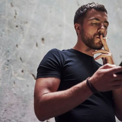 Έρευνα: Το παθητικό κάπνισμα αυξάνει τον κίνδυνο εμφάνισης κολπικής μαρμαρυγής - Είναι επιβλαβές ακόμη και σε εξωτερικά περιβάλλοντα.