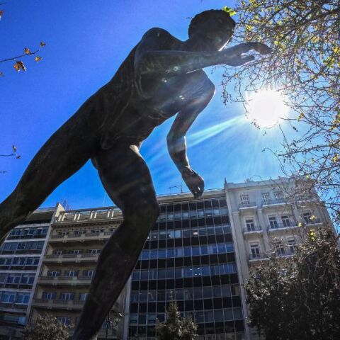 Στιγμιότυπο από την Αθήνα με καλοκαιρία