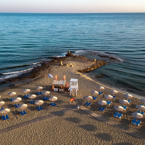 Οργανωμένη παραλία στα Μάλια - Δωρεάν διακοπές με το πρόγραμμα Τουρισμός για Όλους 2024