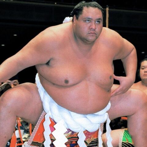 Ιαπωνία: Ο Ακεμπόνο, ο πρώτος γεννημένος στο εξωτερικό μεγάλος πρωταθλητής του σούμο, πέθανε σε ηλικία 54 ετών.