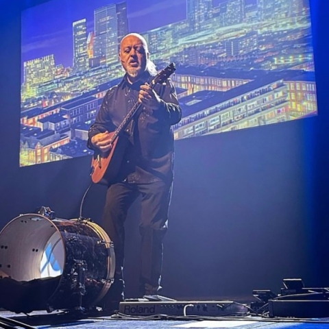 Billy Bailley: Εντυπώσεις από τη stand up παράσταση του βρετανού κωμικού στο θέατρο «Παλλάς».