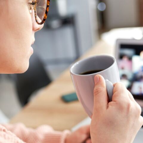 «Βία στο διαδίκτυο»: Πανελλήνια έρευνα σε 4.800 εφήβους - Το 49% έχει βιώσει βία στο διαδίκτυο ως παρατηρητής, το 13% έχει πέσει θύμα βίας στο διαδίκτυο.