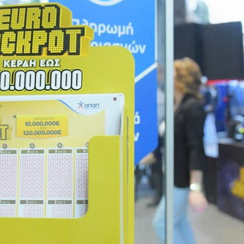 Το Eurojackpot γιόρτασε τον πρώτο Έλληνα νικητή που κέρδισε 1 εκατ. ευρώ στη Λαμία