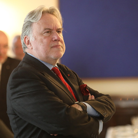 Απολαμβάνοντας τις συντροφικές επιθέσεις στον Κατρούγκαλο