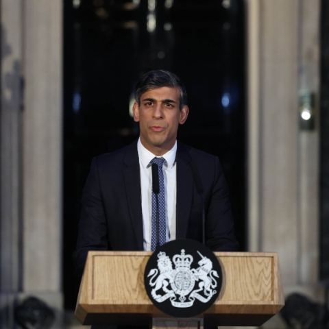 Επίθεση του Ιράν στο Ισραήλ: Η Βρετανία «καταδικάζει» την «απερίσκεπτη» ενέργεια που απειλεί «να αποσταθεροποιήσει την περιοχή»