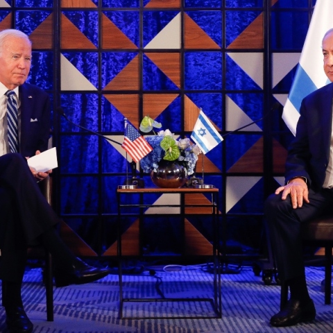 Ισραήλ: Ο Μπάιντεν βάζει φρένο σε επιθετικές κινήσεις