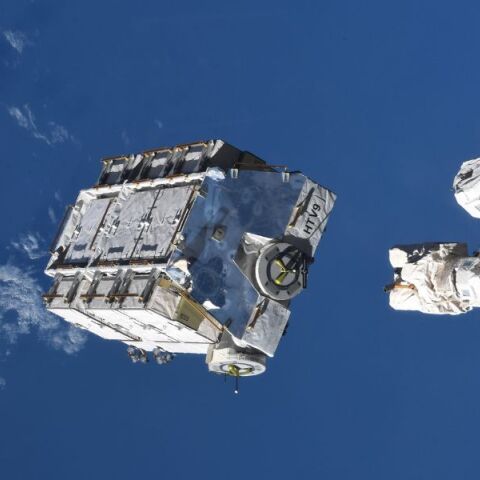 ΗΠΑ: Αντικείμενο που διαπέρασε την οροφή σπιτιού στη Φλόριντα προερχόταν όντως από τον Διεθνή Διαστημικό Σταθμό, επιβεβαιώνει η NASA.