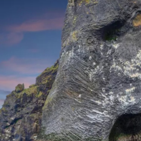 Ισλανδία: Ο εντυπωσιακός βράχος «ελέφαντας» 