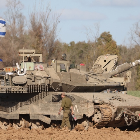 CNN: Το Ισραήλ σχεδιάζει περιορισμένο χτύπημα στο Ιράν