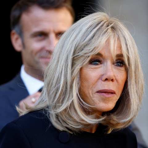 Μπριζίτ Μακρόν: Η ζωή της γίνεται σειρά