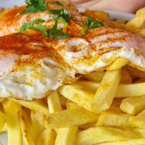 Πού θα πας για κεμπάπ αλλά θα φας πατάτες με αβγά;